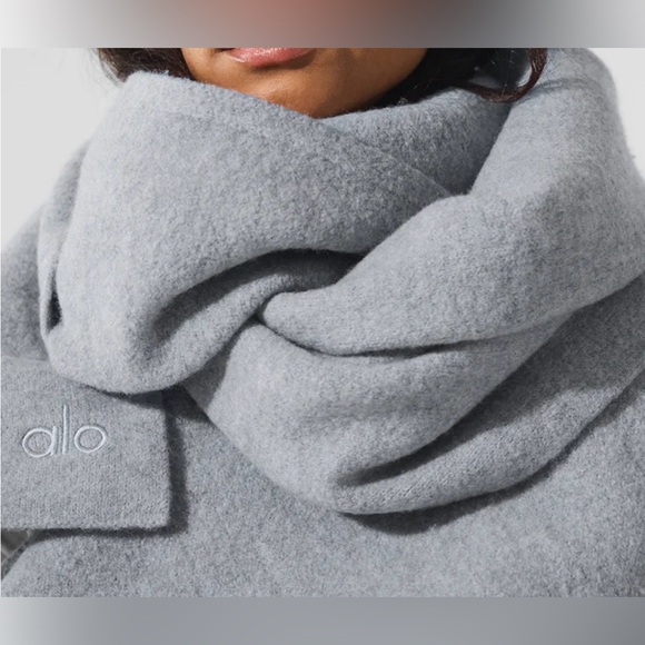 NEW Alo Yoga Oversized Merino Wool Scarf Hazy Heather Grey NWT - Picture 2 of 8